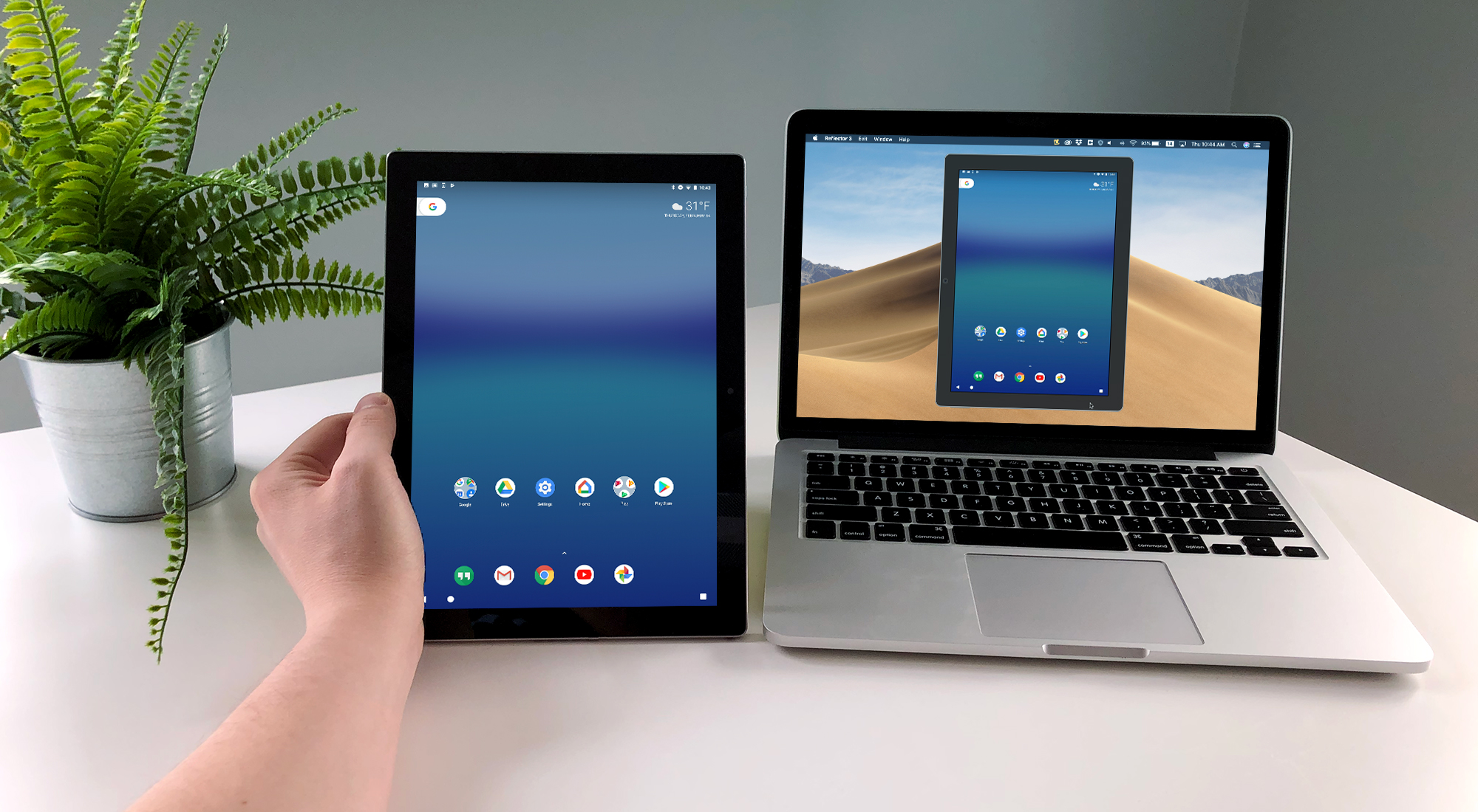 Gambar Tablet Android Mirroring pada MacBook